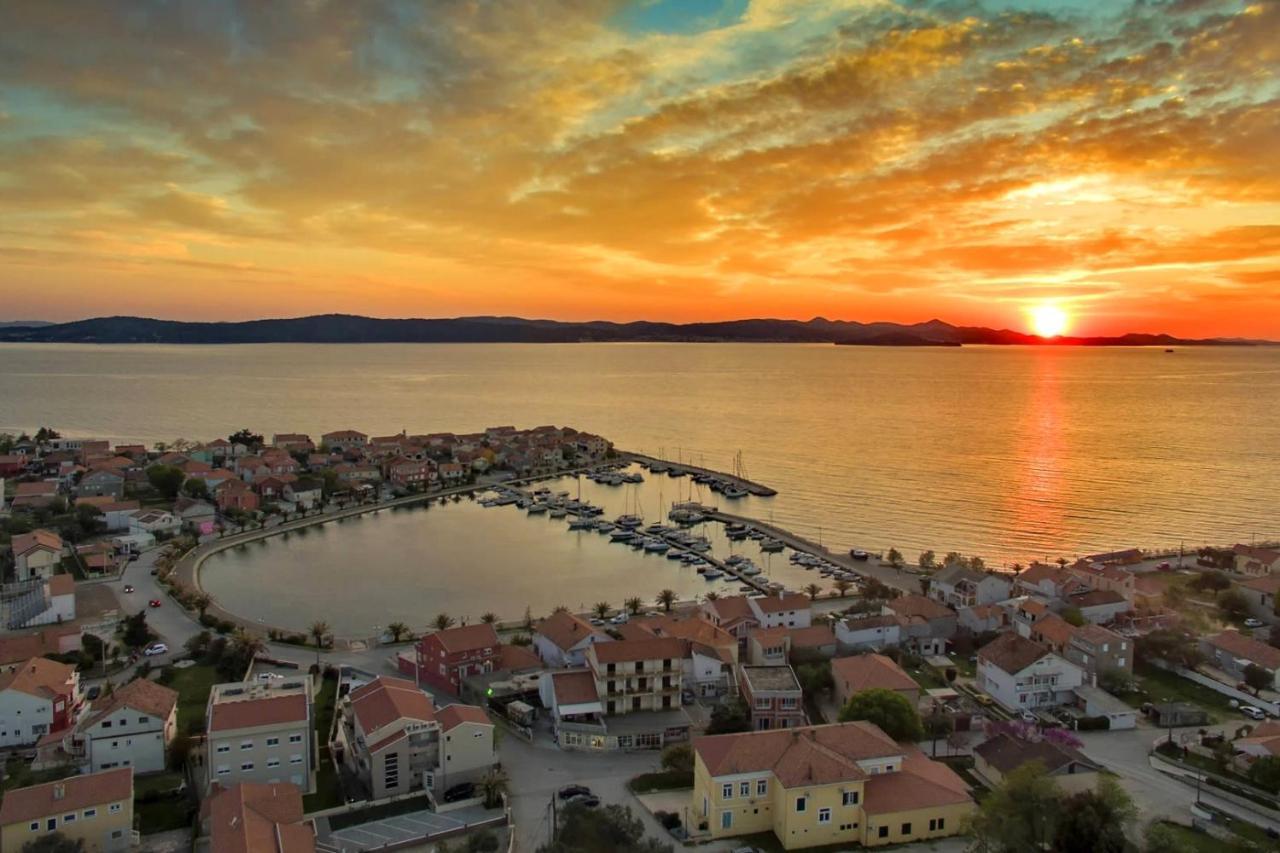 Apartments With A Parking Space Bibinje, Zadar - 18843 Eksteriør billede